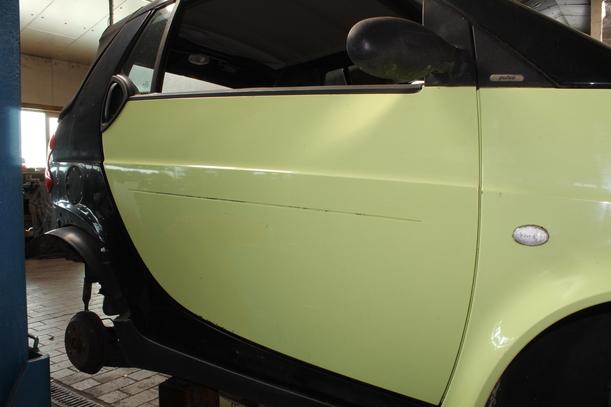 Foto: TÜR RECHTS eines Smart smart & pulse