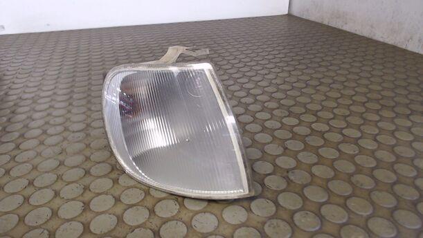 Foto: BLINKER VORN RECHTS eines VW Polo 60
