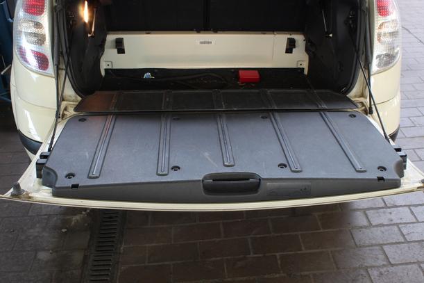 Foto: HECKKLAPPE/ HECKDECKEL eines Citroen C3 Pluriel 1.4