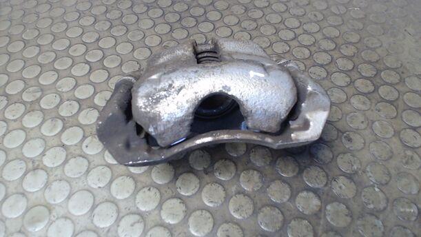 Foto: BREMSSATTEL VORN LINKS eines Citroen C3 Pluriel 1.4