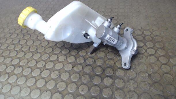 Foto: HAUPTBREMSZYLINDER eines Citroen C3 Pluriel 1.4