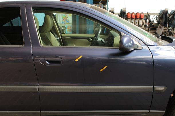 Foto: TÜR VORN RECHTS eines Volvo S60 2.4