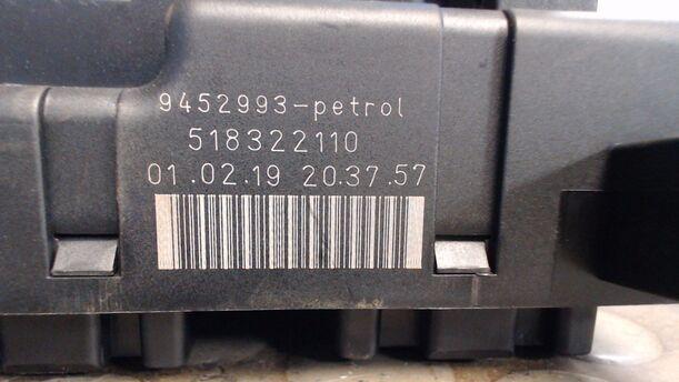 Foto: SICHERUNGSKASTEN eines Volvo S60 2.4 GL