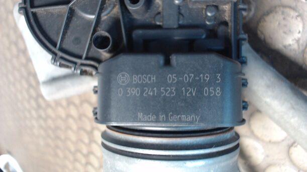 Foto: SCHEIBENWISCHERMOTOR VORN eines Peugeot 206 60