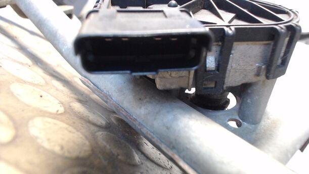 Foto: SCHEIBENWISCHERMOTOR VORN eines Peugeot 206 60