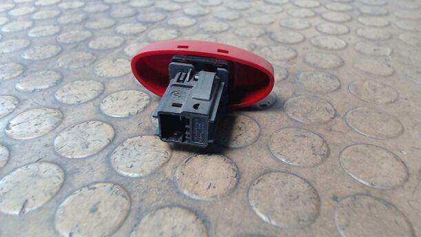 Foto: SCHALTER WARNBLINKANLAGE eines Peugeot 206 60