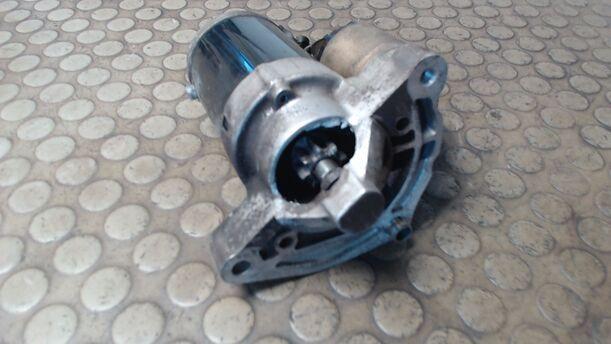 Foto: ANLASSER / STARTER eines Peugeot 206 60