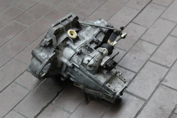 Foto: SCHALTGETRIEBE 4-GANG GN eines VW GOLF GL