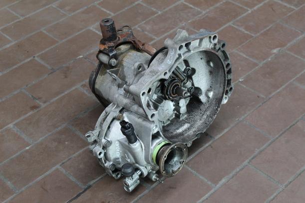 Foto: SCHALTGETRIEBE 5-GANG DCD eines VW Polo 45