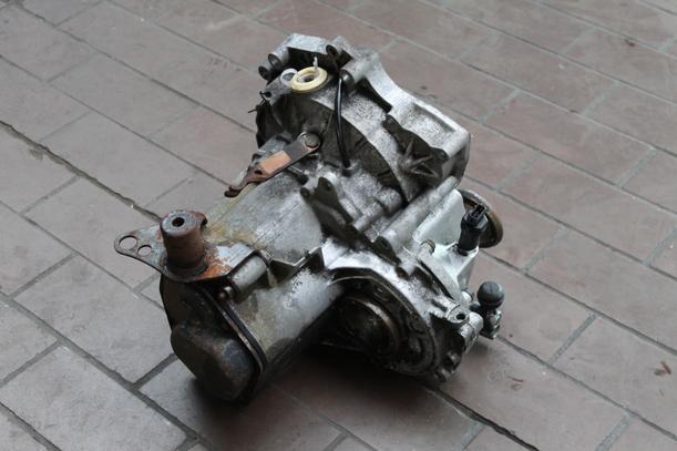 Foto: SCHALTGETRIEBE 5-GANG DCD eines VW Polo 45