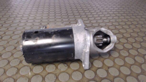 Foto: ANLASSER / STARTER BOSCH eines Nissan Micra 1.3
