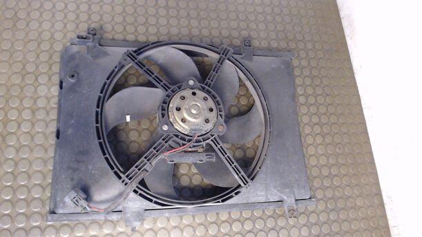 Foto: ELEKTROLÜFTER eines Volvo V40 1.8 GL