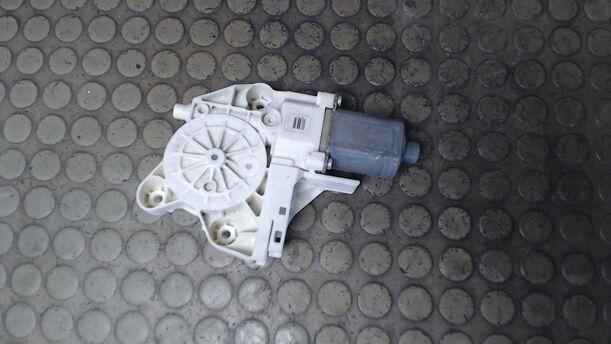 Foto: FENSTERHEBERMOTOR VORN RECHTS eines Ford Focus 1.4 16V Ambiente
