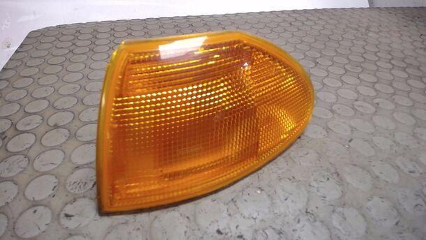Foto: BLINKER VORN LINKS eines Opel Astra