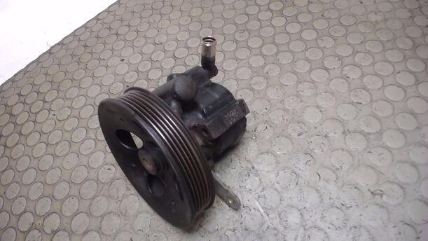 Foto: PUMPE SERVOLENKUNG eines Opel Astra