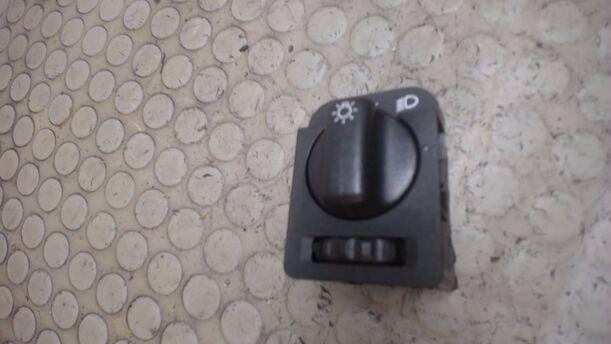 Foto: LICHTSCHALTER eines Opel Astra