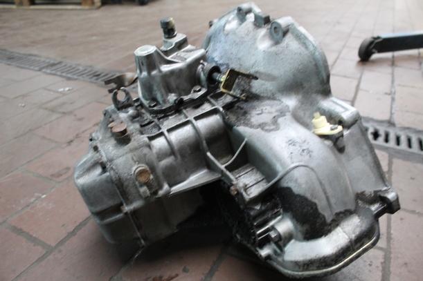 Foto: SCHALTGETRIEBE 5-GANG F13 W3,94 eines Opel Astra