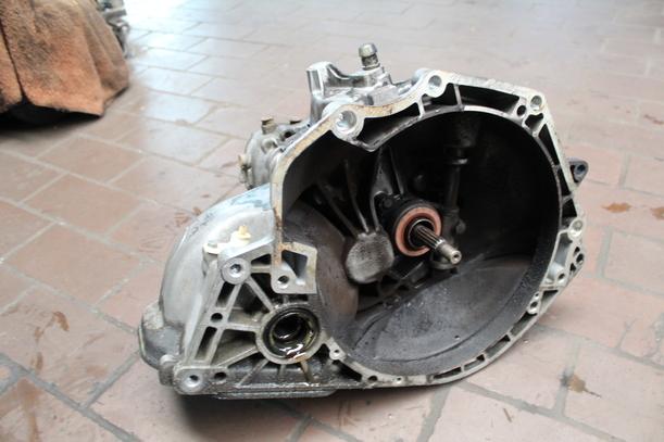 Foto: SCHALTGETRIEBE 5-GANG F13 W3,94 eines Opel Astra