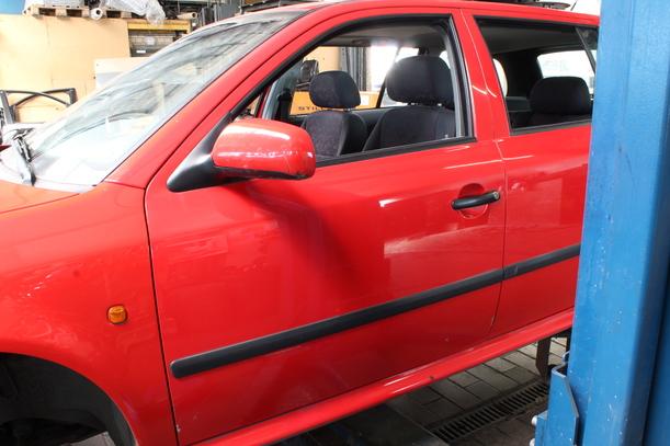 Foto: TÜR VORN LINKS eines Skoda Octavia 1.6 Combi