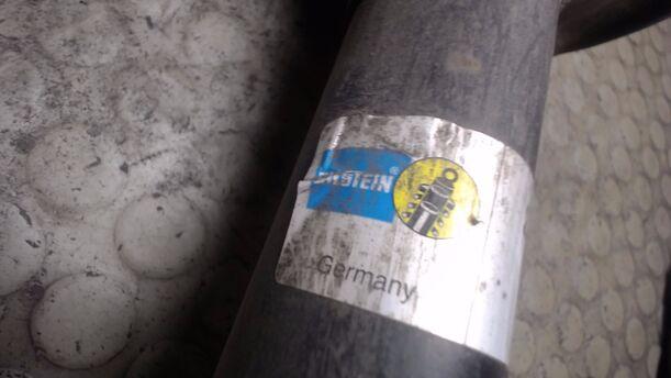 Foto: FEDERBEINPAAR VORN BILSTEIN eines Skoda Octavia 1.6 Combi