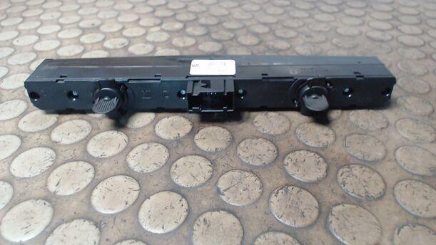 Foto: WARNBLINKSCHALTER eines Opel Astra 1.9 CDTI Caravan