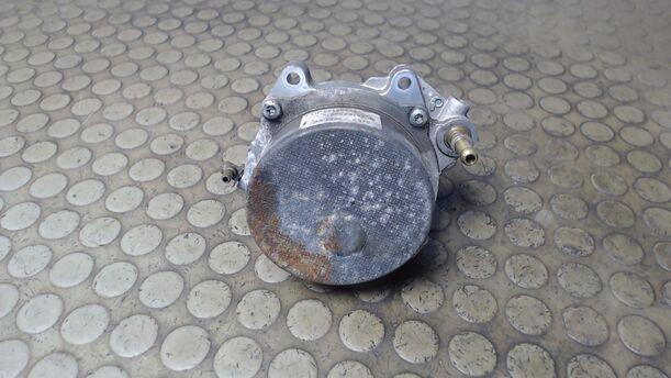 Foto: VAKUUMPUMPE eines Opel Astra 1.9 CDTI Caravan