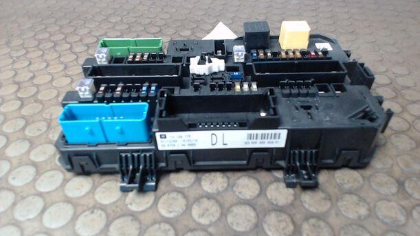 Foto: SICHERUNGSKASTEN ELEKTRONIKMODUL eines Opel Astra 1.9 CDTI Caravan