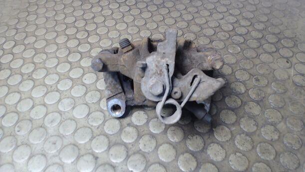 Foto: BREMSSATTEL HINTEN RECHTS eines VW Transporter T4 TD CL