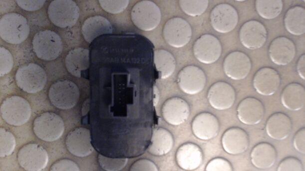 Foto: FENSTERHEBERSCHALTER eines Ford Focus Turnier