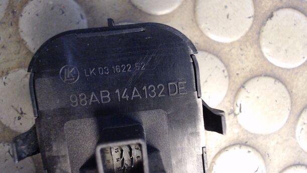Foto: FENSTERHEBERSCHALTER eines Ford Focus Turnier