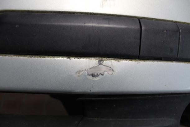 Foto: STOßSTANGE / STOSSFÄNGER VORN eines Renault Laguna Grandtour 1.8