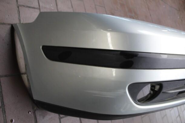 Foto: STOßSTANGE / STOSSFÄNGER VORN eines Renault Laguna Grandtour 1.8