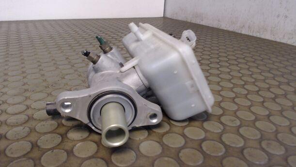 Foto: HAUPTBREMSZYLINDER eines Renault Laguna Grandtour 1.8