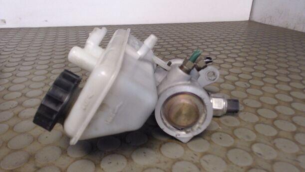 Foto: HAUPTBREMSZYLINDER eines Renault Laguna Grandtour 1.8