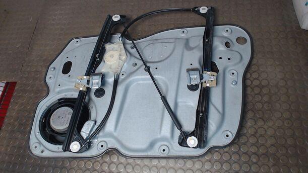 Foto: FENSTERHEBER LINKS eines VW Caddy 2.0 EcoFuel Life (7-Si.)