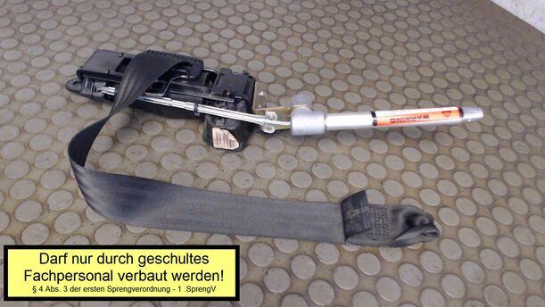 Foto: GURTSTRAFFER / SICHERHEITSGURT VORN RECHTS eines Volvo 850 2.5-20V