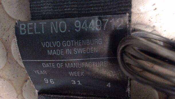 Foto: GURTSTRAFFER / SICHERHEITSGURT VORN RECHTS eines Volvo 850 2.5-20V
