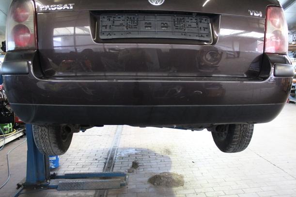 Foto: STOSSFÄNGER/ STOßSTANGE HINTEN eines VW Passat Variant 1.9 TDI