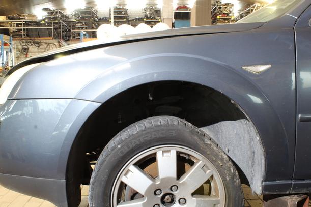 Foto: KOTFLÜGEL LINKS eines Ford Mondeo 2.2 Turnier TDCi