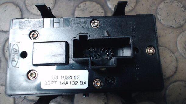 Foto: FENSTERHEBERSCHALTER eines Ford Mondeo 2.2 Turnier TDCi
