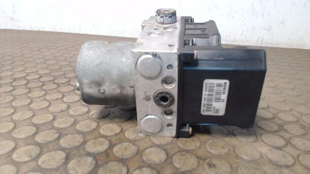 Foto: HAUPTBREMSAGGREGAT ABS eines Ford Mondeo 2.2 Turnier TDCi