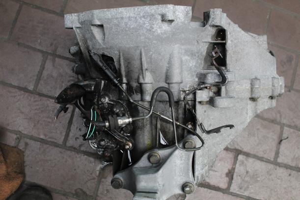 Foto: SCHALTGETRIEBE 6 GANG eines Ford Mondeo 2.2 Turnier TDCi