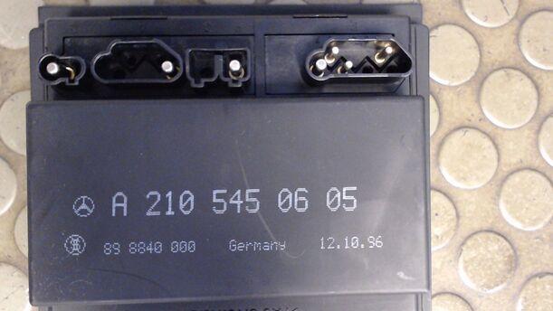 Foto: LICHTSTEUERGERÄT / STEUERGERÄT LAMPENKONTROLLE eines Mercedes-Benz E 230 T