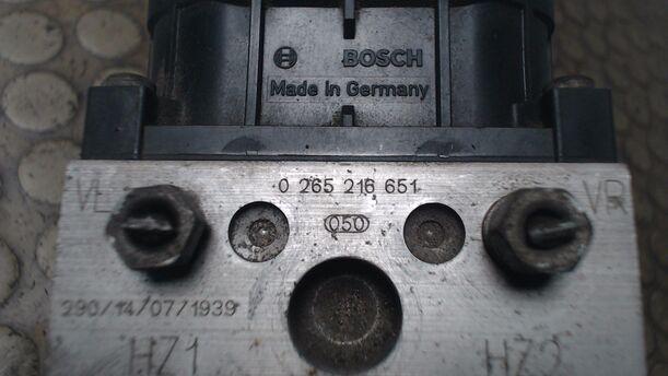Foto: HAUPTBREMSAGGREGAT ABS eines Opel Astra 1.6 Caravan