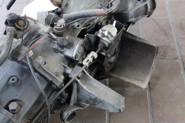 Foto: SCHALTGETRIEBE 5-GANG AAH (FÜR BASTLER) eines Audi 100 Avant Quat.turbo