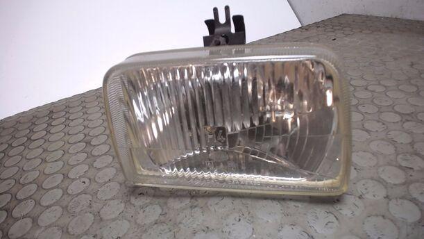 Foto: SCHEINWERFER H4 LINKS eines FORD FIESTA 0,9