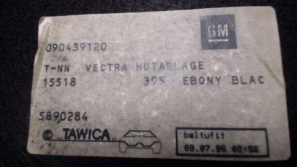 Foto: HUTABLAGE eines Opel Vectra 1.8
