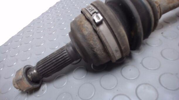 Foto: ANTRIEBSWELLE LINKS eines Daihatsu Sirion C