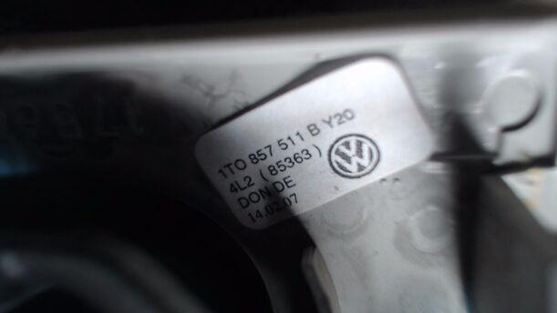 Foto: INNENSPIEGEL eines VW Touran 1.9 TDI C