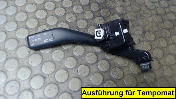 Foto: BLINKSCHALTER/KOMBISCHALTER eines VW Touran 1.9 TDI C
